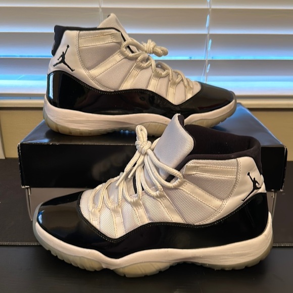 Nike Air Jordan Retro XI 11 Concord Sz 11 main image 8